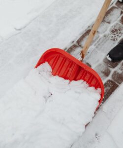 salt vs sand for driveways