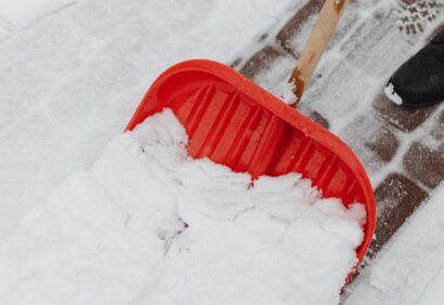 salt vs sand for driveways