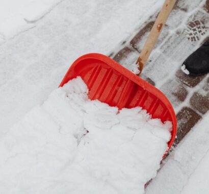 salt vs sand for driveways