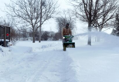 top mistakes homeowners make when removing snow