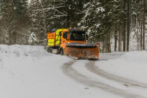 what to look for when choosing a snow removal company